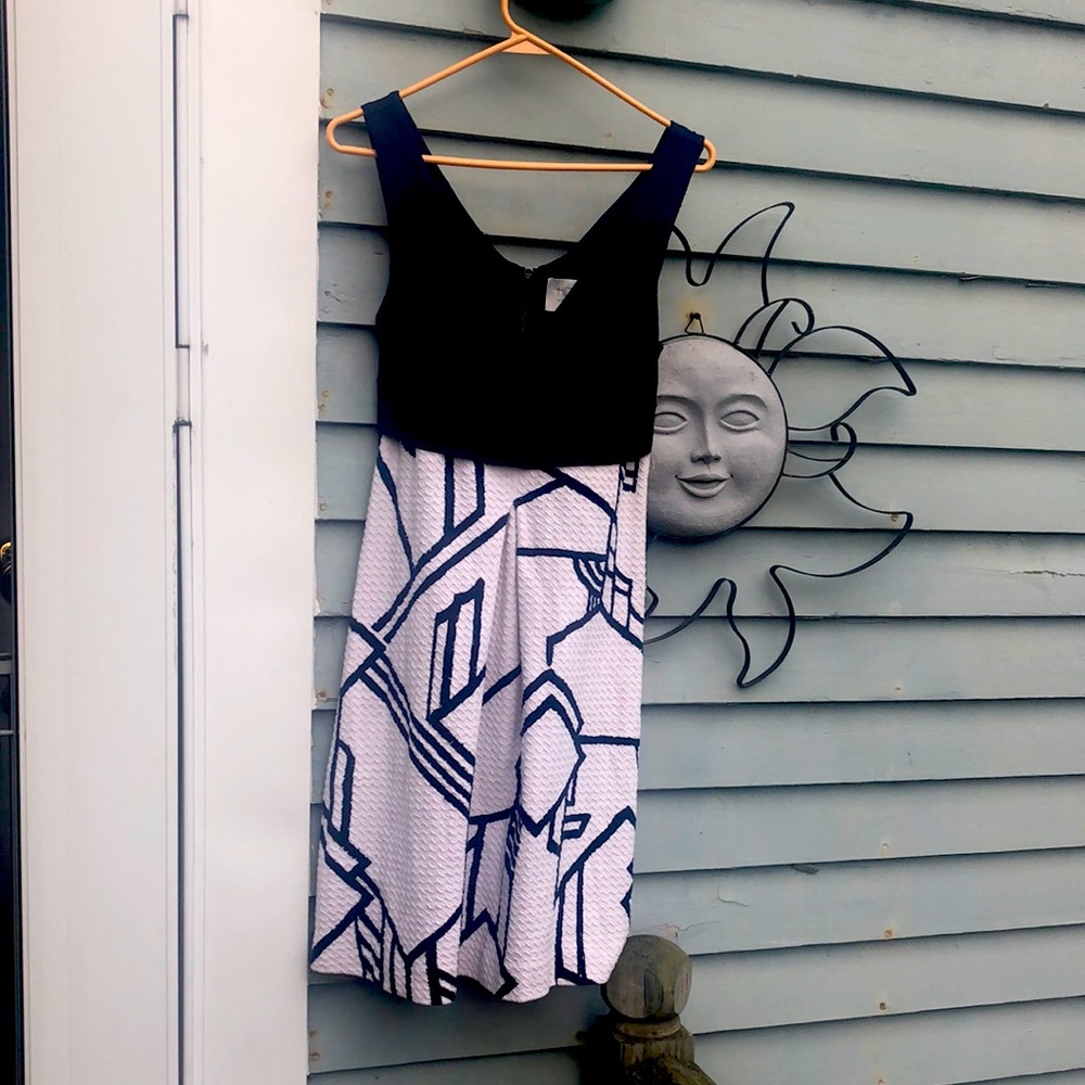 HD in Paris dress size 4 navy and white